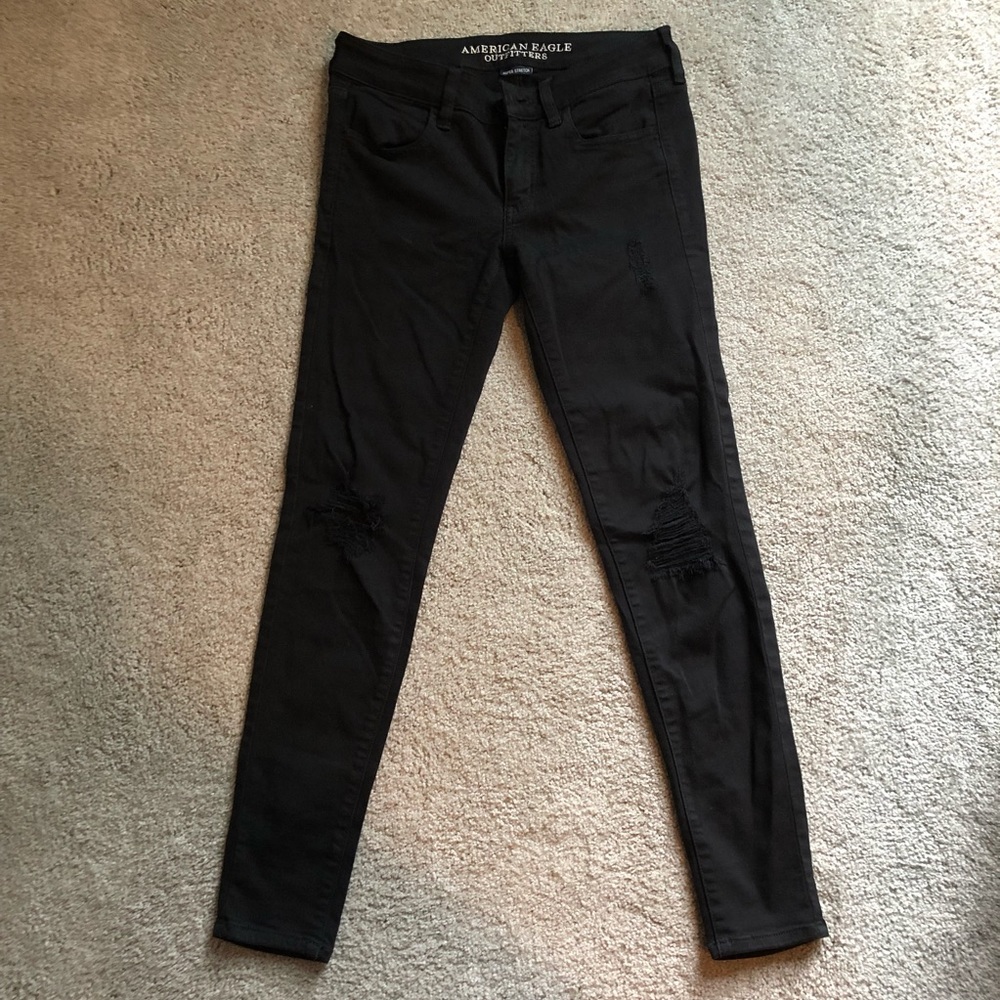 Black, ripped american eagle skinny jeans